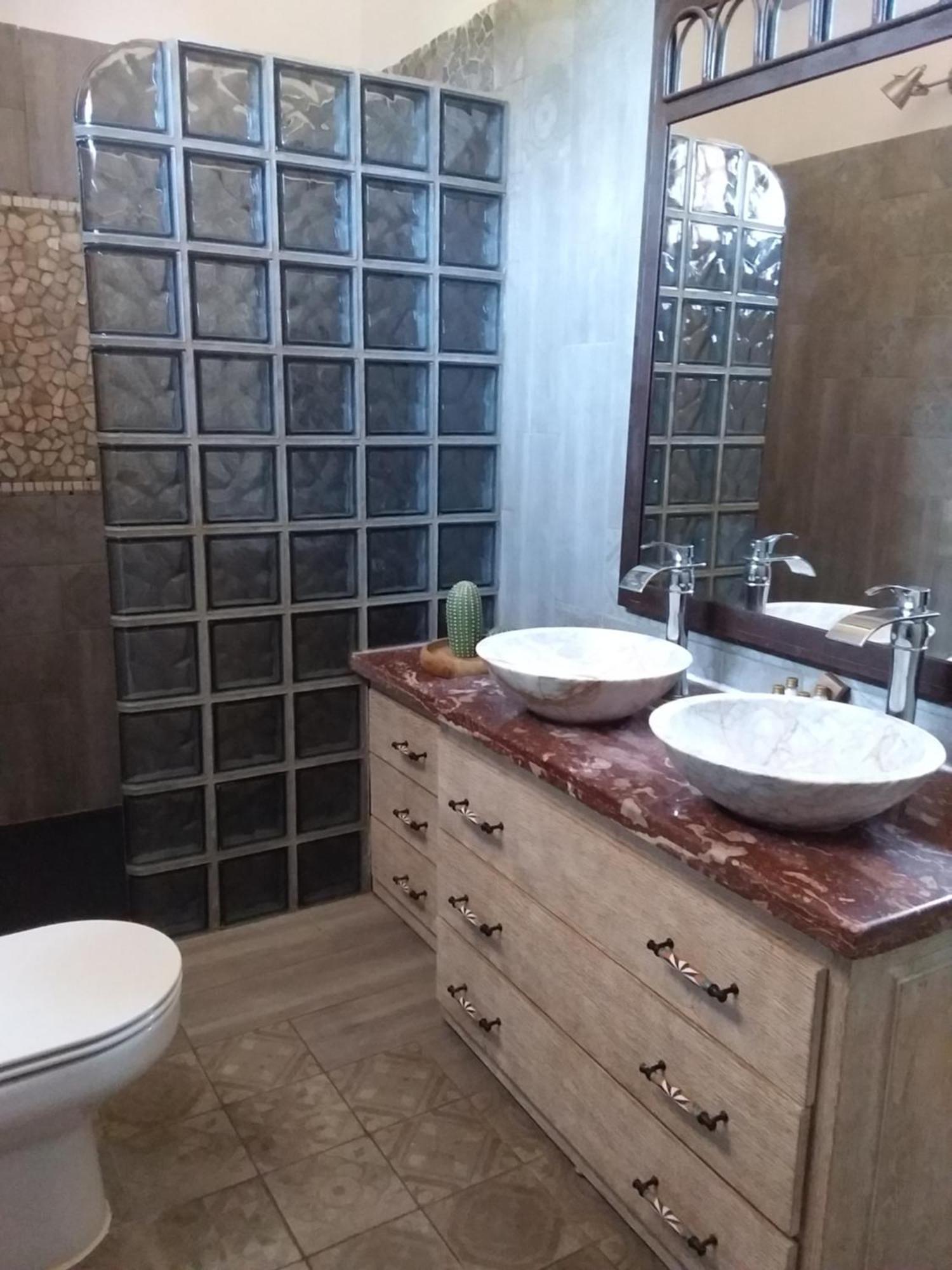 Chambre Pour 2 Personnes Avec Salle De Bain Privee Tourves Exterior photo