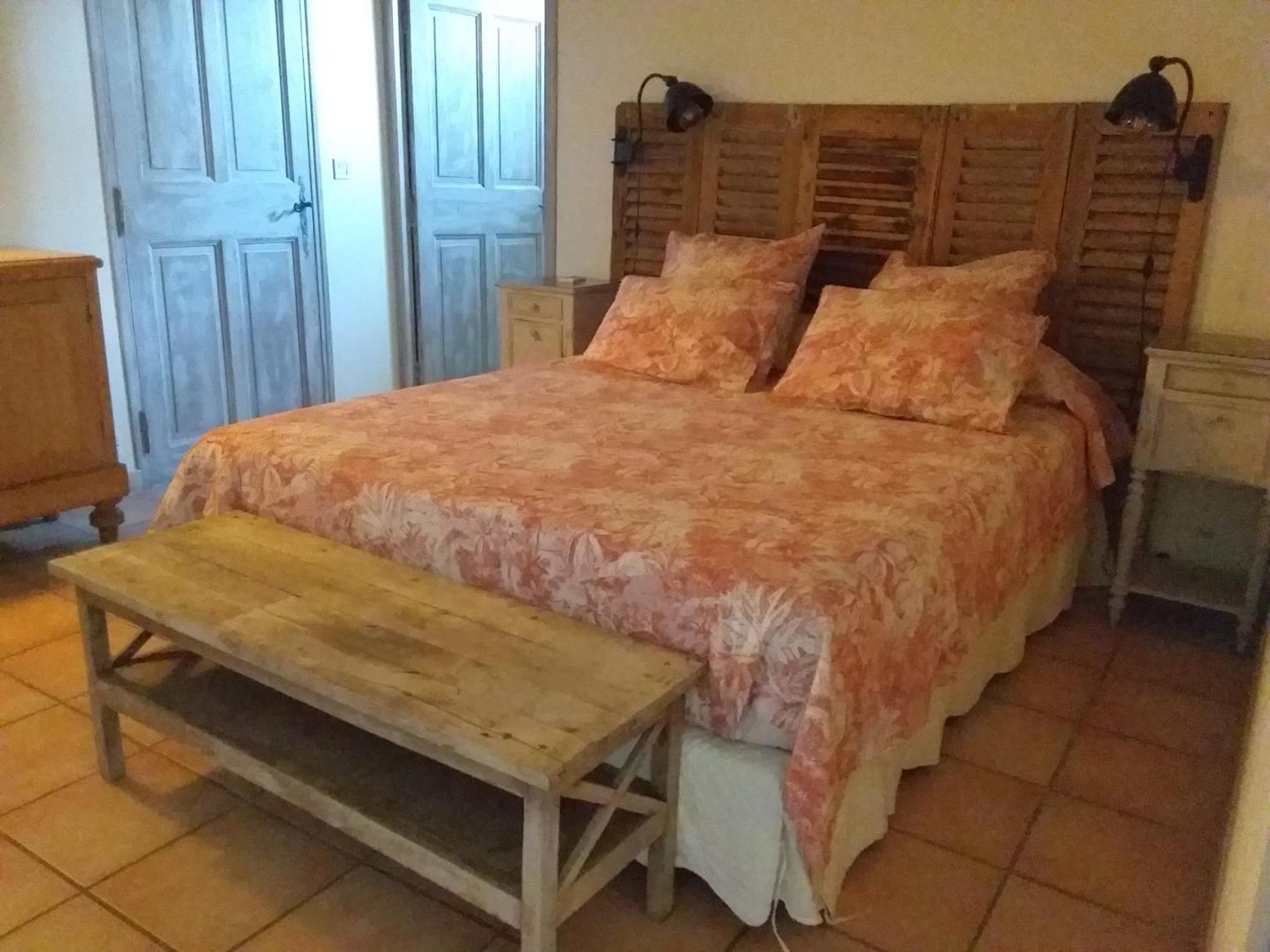 Chambre Pour 2 Personnes Avec Salle De Bain Privee Tourves Exterior photo